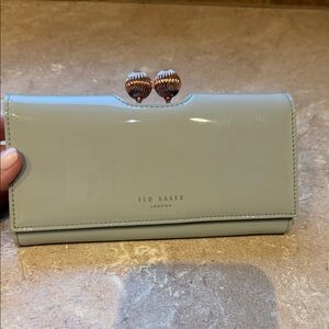 Ted Baker Mint beautiful light grey Wallet with RoseGold Accents